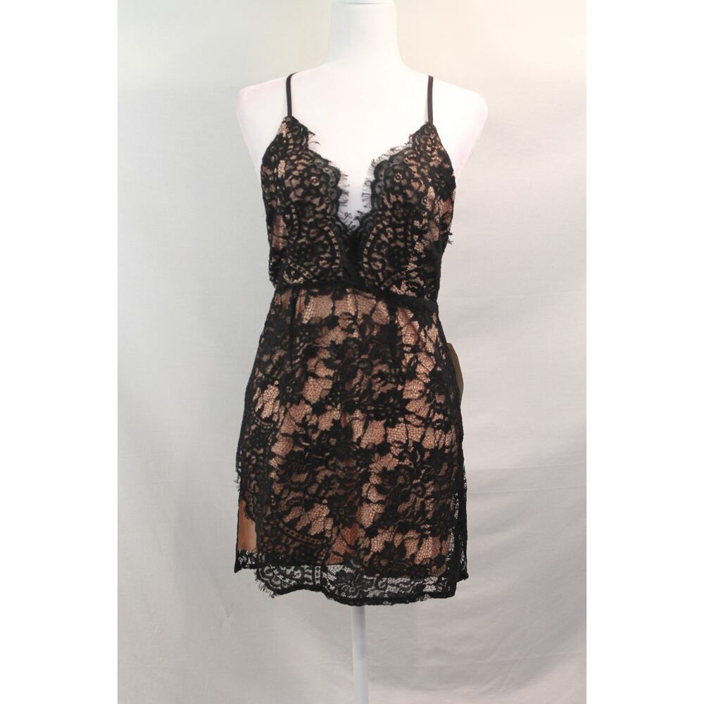 Tobi Black Lace Overlay Mini Dress Womens size M Beige Undertone Side Slit